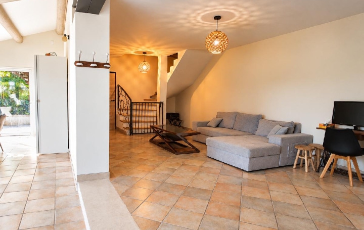 Maison SAINT-PAUL-TROIS-CHATEAUX (26130)  183 m2 480 000 € 