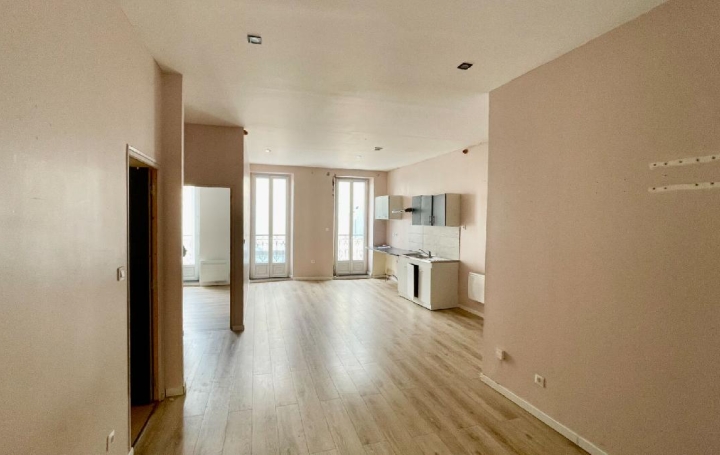 Immeuble LESPARRE-MEDOC (33340)  125 m2 179 500 € 