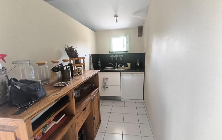 Maison RAUZAN (33420)  215 m2 180 000 € 