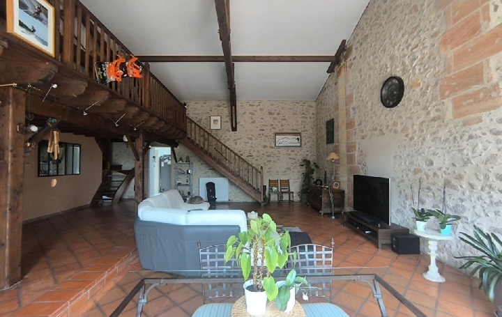 Maison RAUZAN (33420)  125 m2 135 000 € 