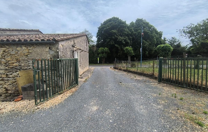 Maison RAUZAN (33420)  125 m2 135 000 € 