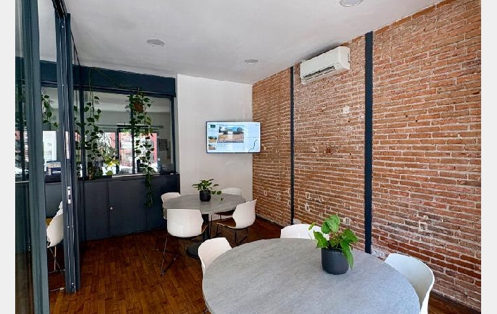 Local commercial NANTES (44000)  15 m2 86 € 