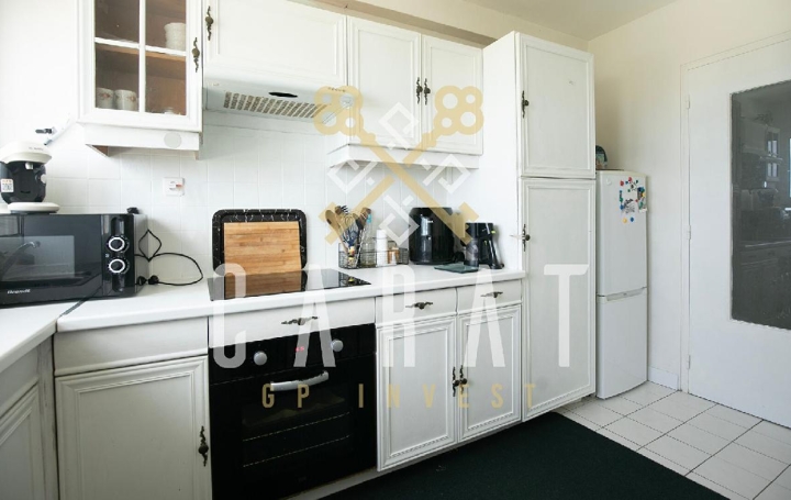 3 Pièces NANTES (44100)  63 m2 141 200 € 