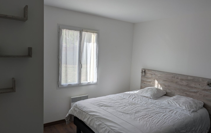 Maison COURCON (17170)  88 m2 1 100 € 