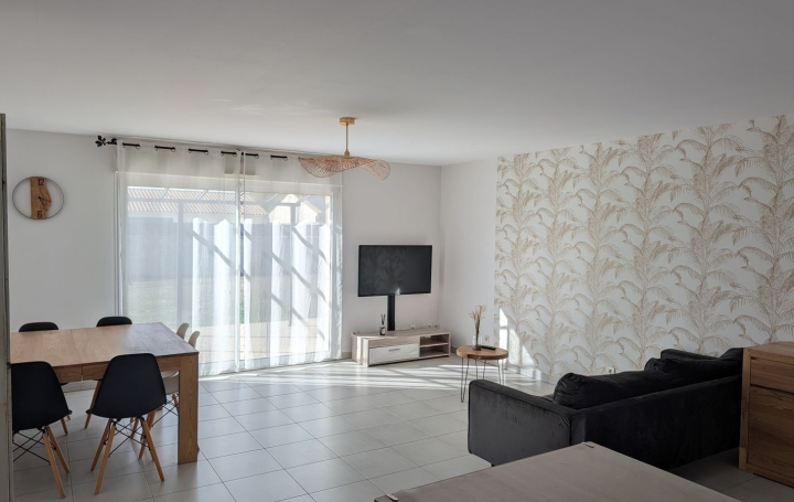 Maison COURCON (17170)  88 m2 1 100 € 