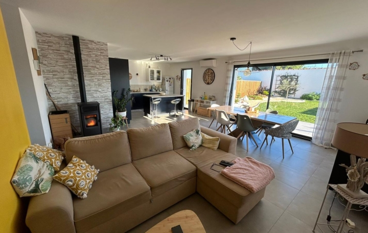 Maison COURCON (17170)  102 m2 1 200 € 