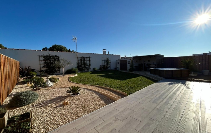 Maison COURCON (17170)  102 m2 1 200 € 