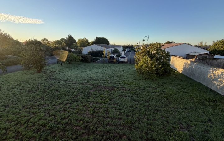 Maison FERRIERES (17170)  66 m2 189 900 € 