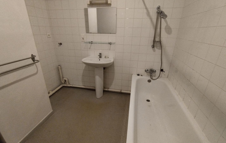 3 Pièces MOLIERES (82220)  68 m2 520 € 