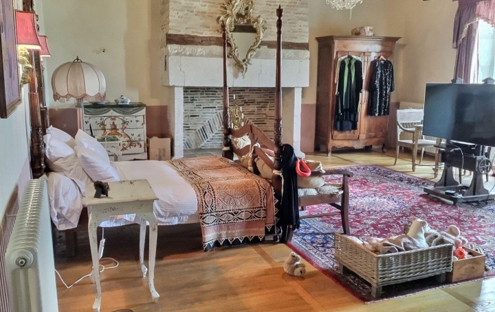 Maison de village CASTELNAU-MONTRATIER (46170)  430 m2 750 000 € 