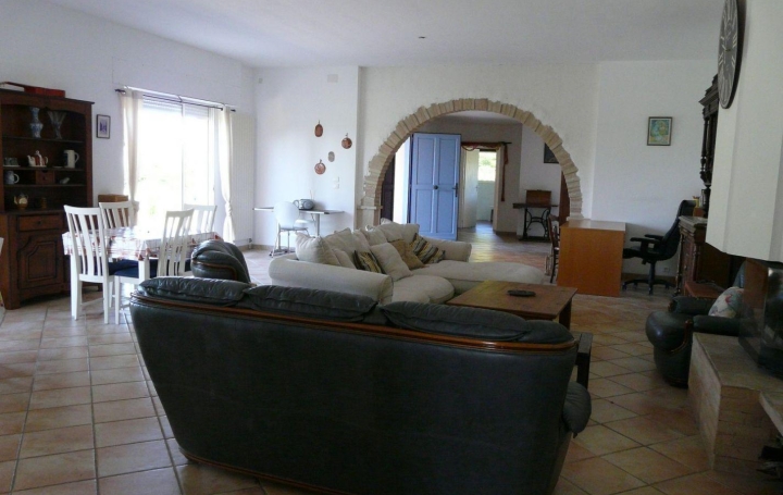 Maison CASTELNAU-MONTRATIER (46170)  250 m2 395 000 € 