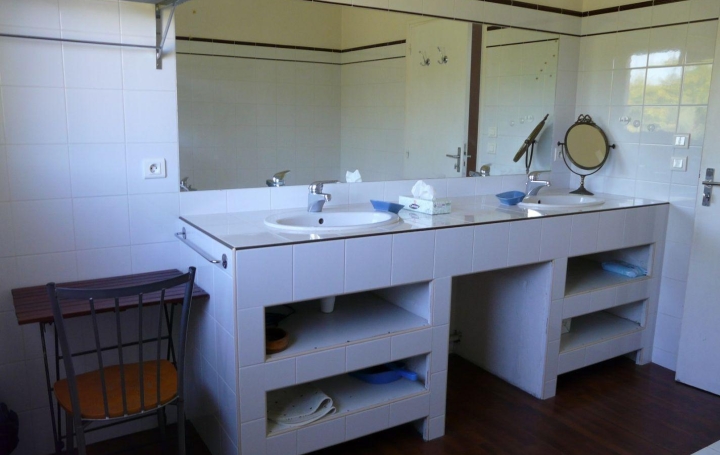 Maison CASTELNAU-MONTRATIER (46170)  250 m2 395 000 € 