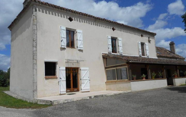 Réseau Immo-diffusion : Propriété  SAINT-CYPRIEN  230 m2 371 000 € 