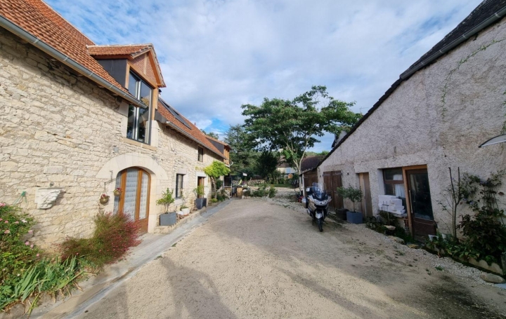 Réseau Immo-diffusion : Maison de village  FLOIRAC  150 m2 296 500 € 