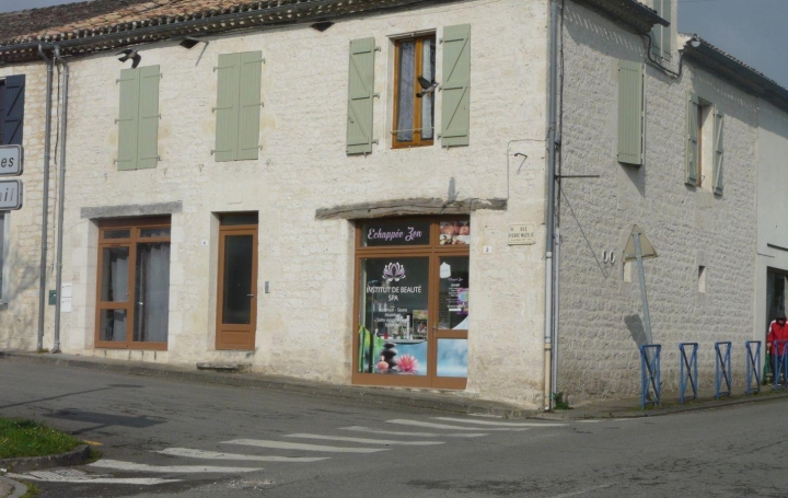 Réseau Immo-diffusion : Immeuble  CASTELNAU-MONTRATIER  273 m2 298 000 € 