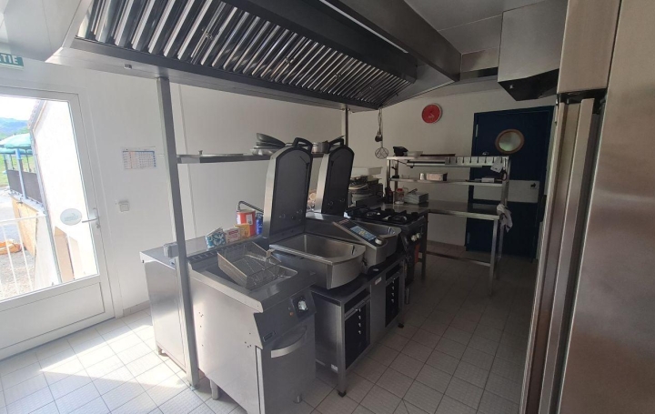 Réseau Immo-diffusion : Local commercial  MARTEL  80 m2 445 200 € 