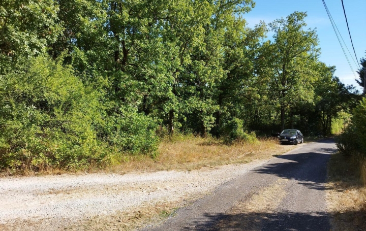 Réseau Immo-diffusion : Terrain  ESCAMPS   38 000 € 