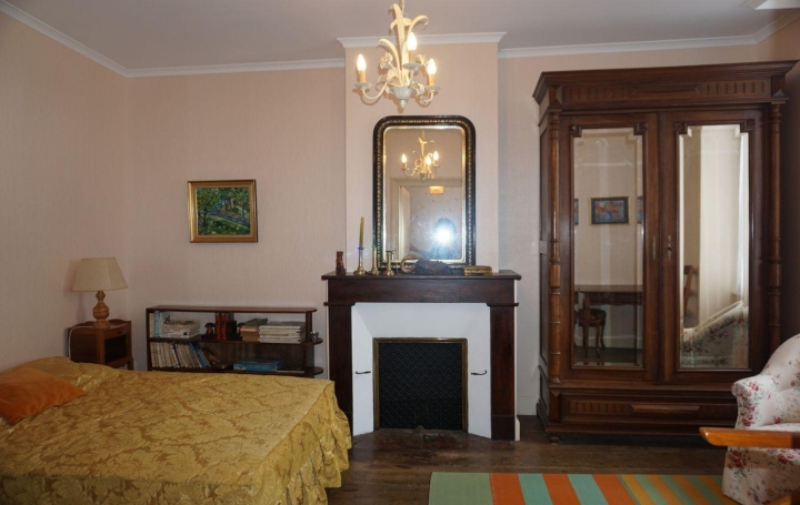 Maison de village CASTELNAU-MONTRATIER (46170)  150 m2 179 000 € 