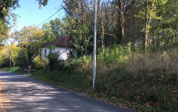 Terrain LUZECH (46140)   40 000 € 