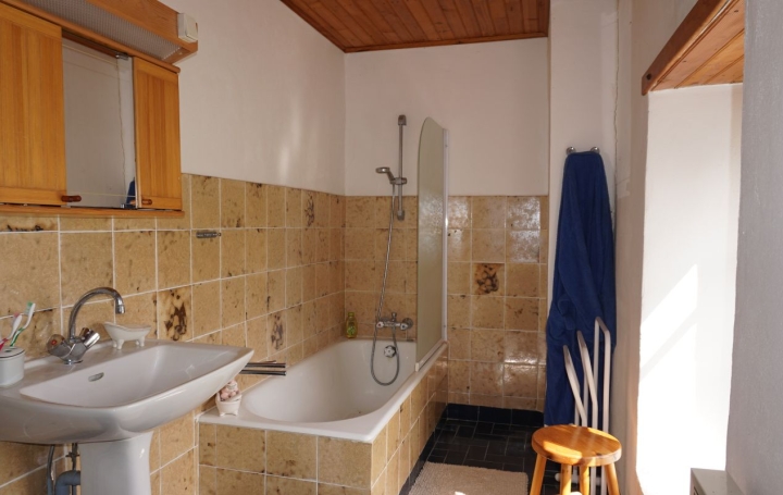 Maison CASTELNAU-MONTRATIER-SAINTE-ALAUZIE (46170)  92 m2 168 500 € 