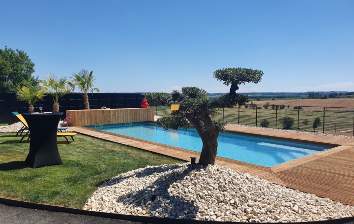 Maison MONTDOUMERC (46230)  234 m2 566 800 € 