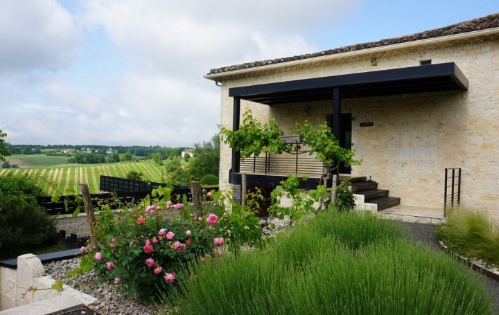 Maison MONTDOUMERC (46230)  234 m2 566 800 € 