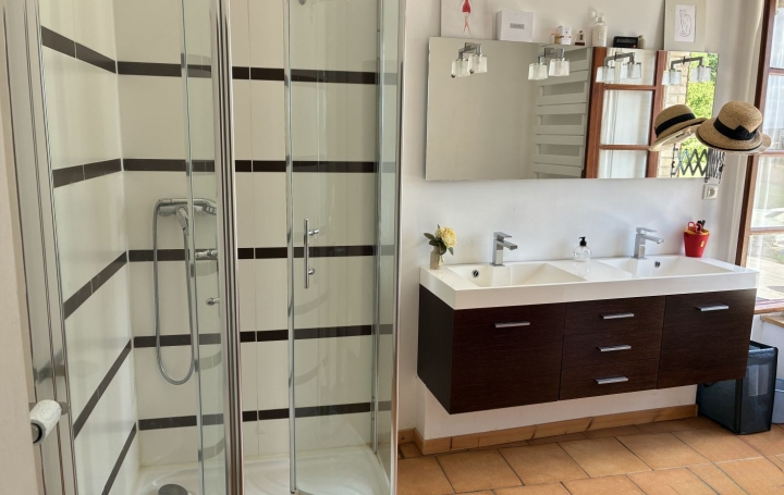 Mas MOLIERES (82220)  295 m2 649 000 € 