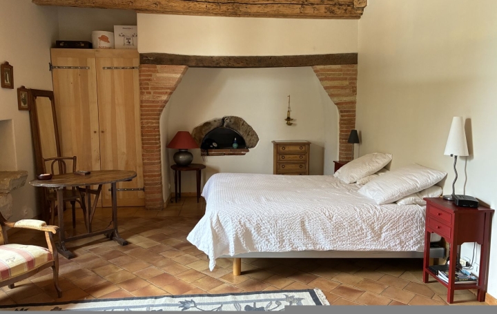 Mas MOLIERES (82220)  295 m2 649 000 € 