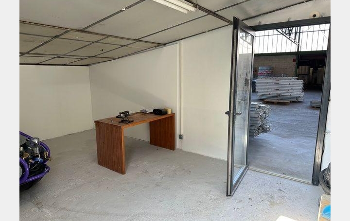 Local commercial SEVERAC-LE-CHATEAU (12150)  1 000 m2 0 € 