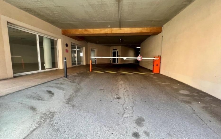 Local commercial MENDE (48000)  162 m2 320 000 € 