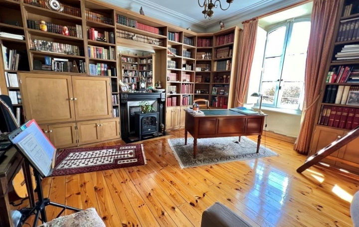 Maison MENDE (48000)  232 m2 442 000 € 