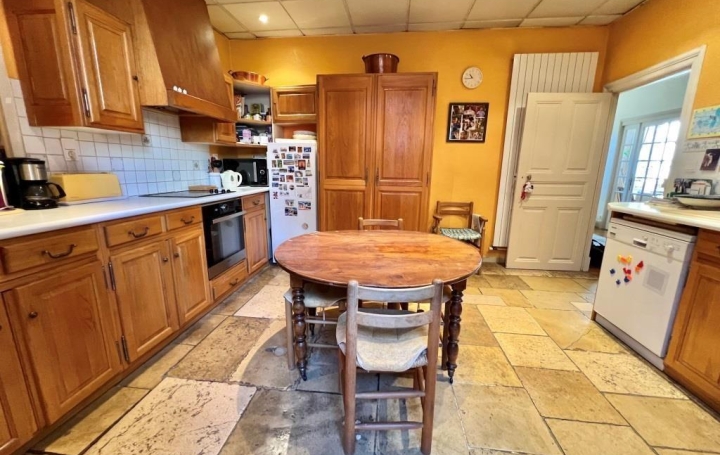 Maison MENDE (48000)  232 m2 442 000 € 