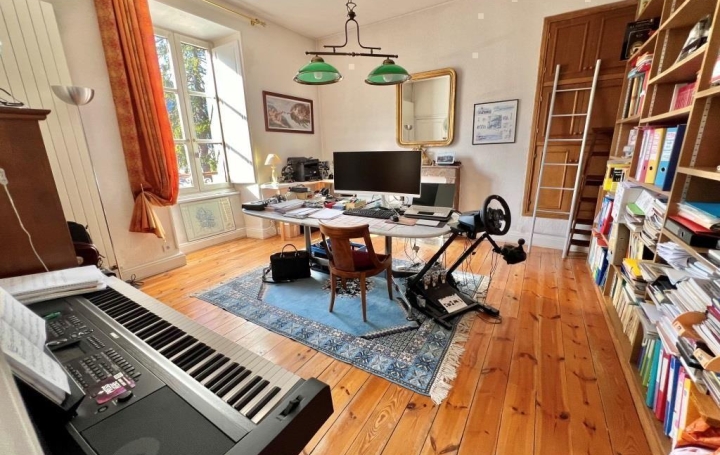 Maison MENDE (48000)  232 m2 442 000 € 