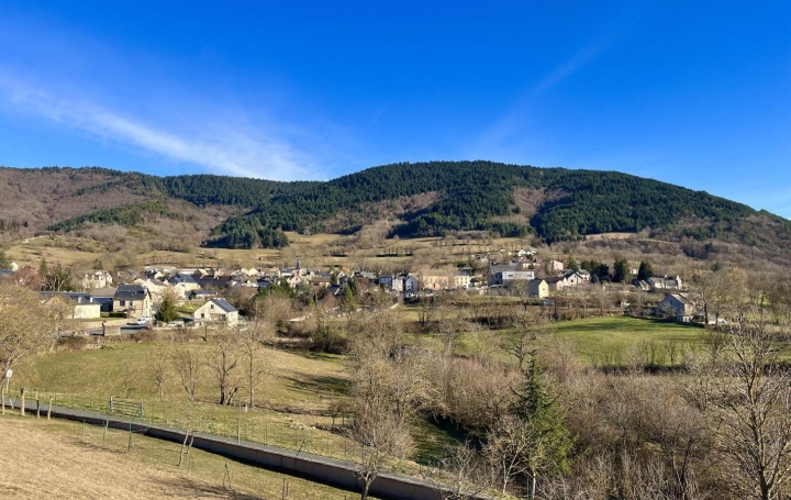 Maison SAINT-ETIENNE-DU-VALDONNEZ (48000)  96 m2 156 000 € 