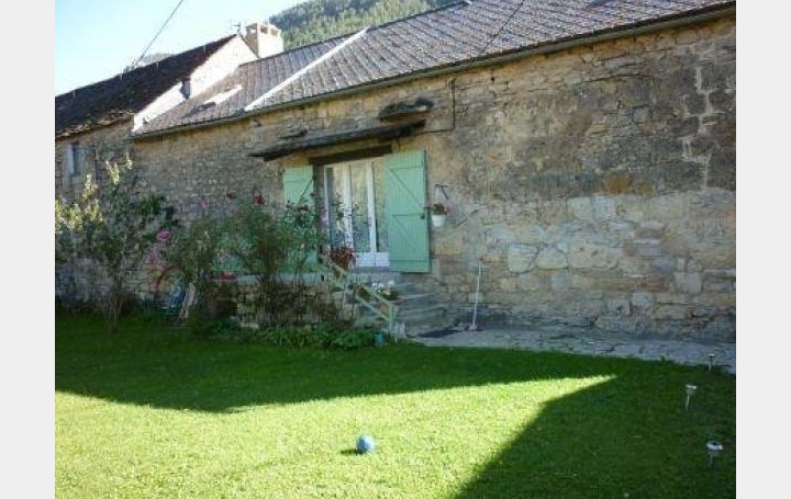 Réseau Immo-diffusion : Maison  SAINT-ETIENNE-DU-VALDONNEZ  126 m2 180 000 € 