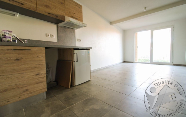 Réseau Immo-diffusion : Appartement P2  VENDARGUES  40 m2 175 000 € 