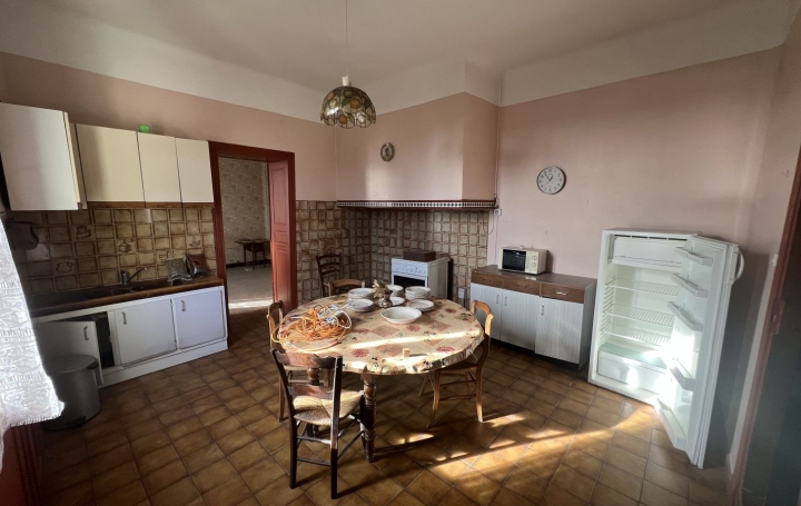 Maison TEYRAN (34820)  223 m2 327 810 € 